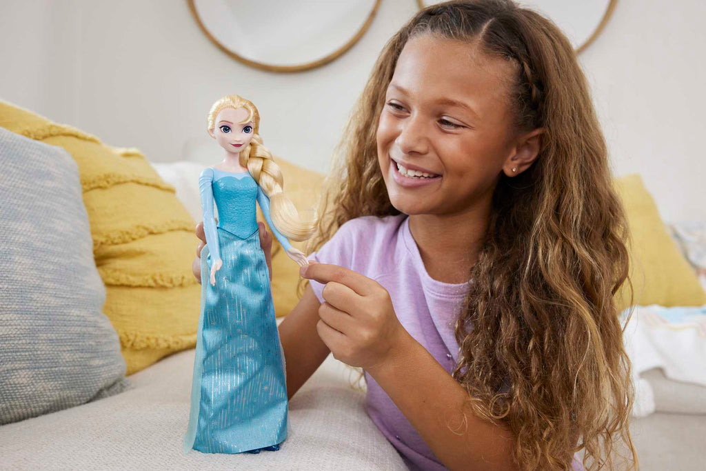 Disney Karlar Ülkesi Elsa bebek ve aksesuarlar, filmden esinlenen oyuncak
