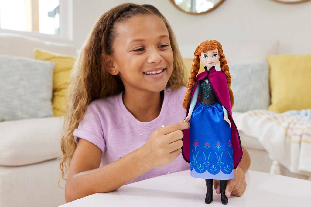 Disney Karlar Ülkesi Anna bebek ve aksesuarlar, filmden esinlenen oyuncak