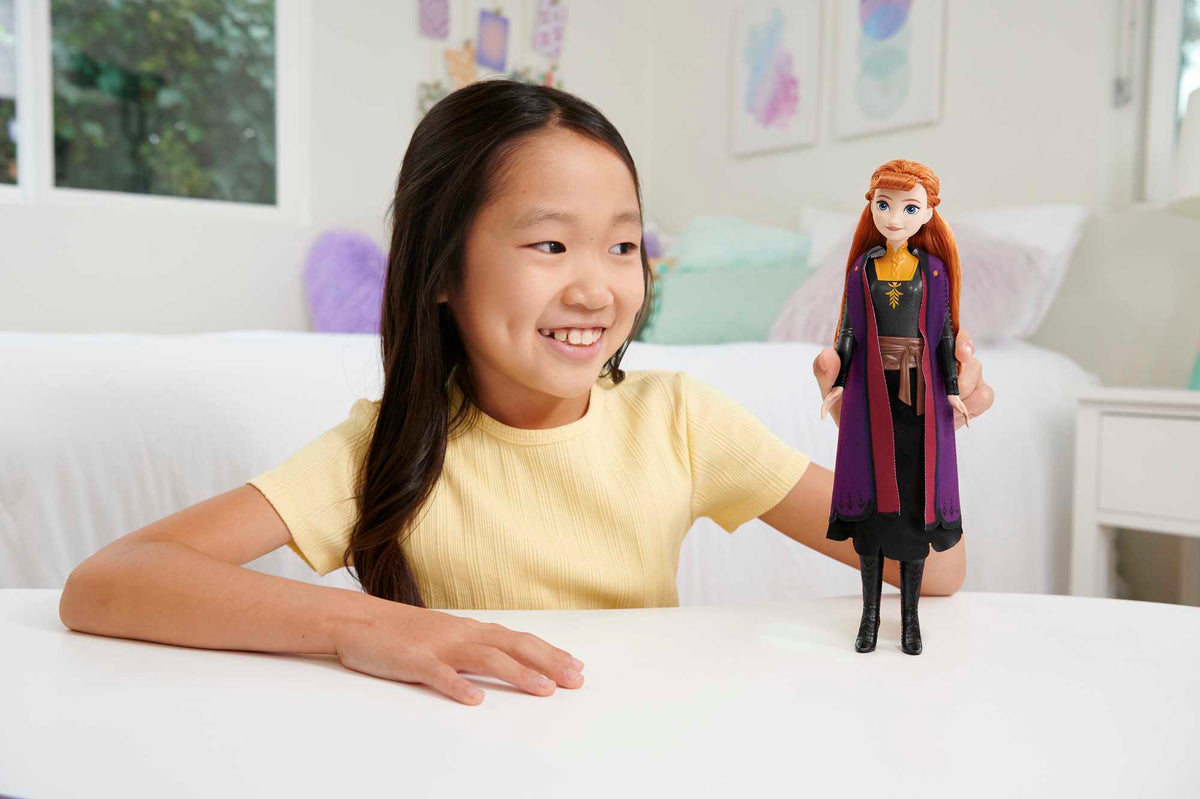 Disney Karlar Ülkesi Anna bebek ve aksesuarları, Disney Karlar Ülkesi 2 filminden esinlenen oyuncak