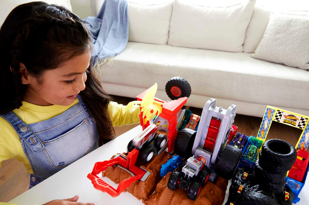 Hot Wheels Canavar Kamyonlar Arena Smashers Yangın Mücadelesi Oyun Seti