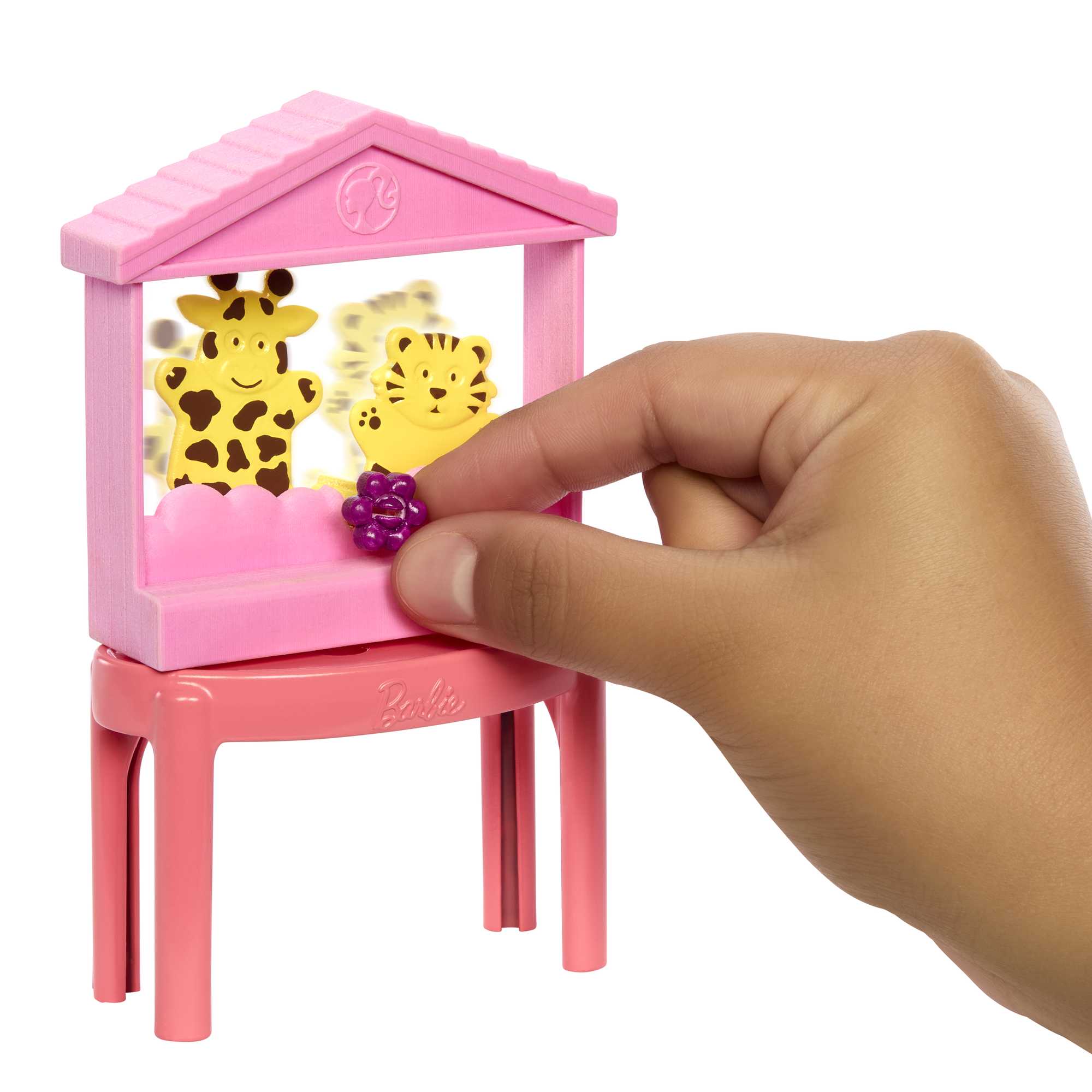 3 bebek, mobilya ve 15'ten fazla aksesuar ile Barbie Skipper Bebek Bakıcılığı Eğlencesi oyun seti