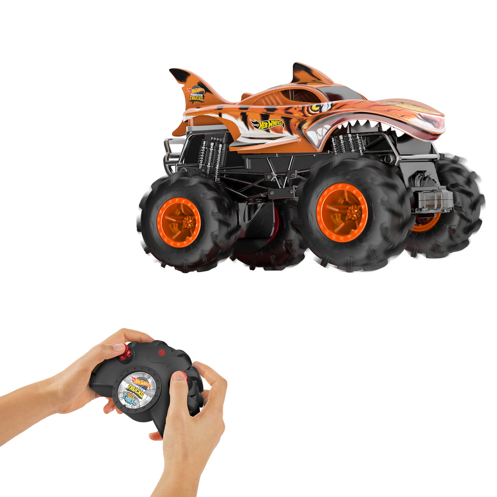 Uzaktan kumandalı ve 1:24 ölçekli Hot Wheels® Monster Trucks RC HW Tiger Shark RC™ oyuncak kamyon