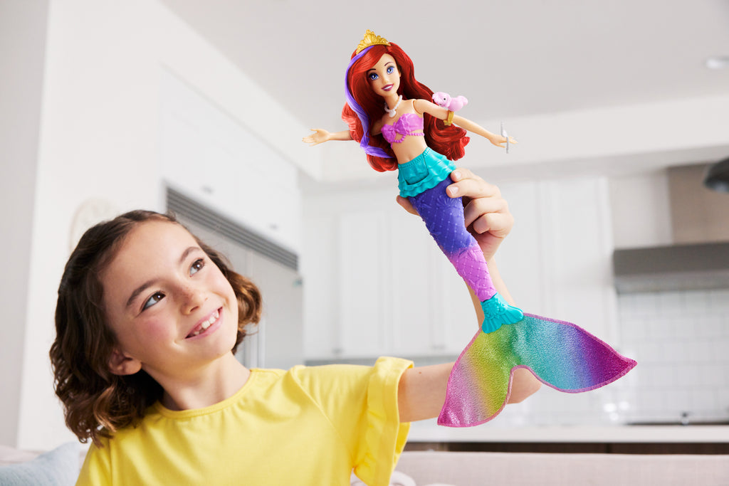 Disney prensesi oyuncakları, yüzen deniz kızı Ariel bebek