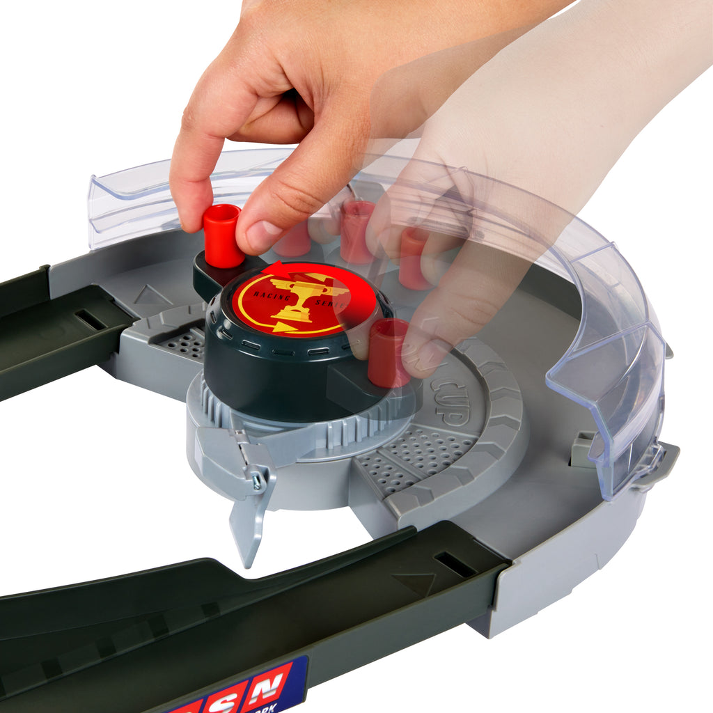 Cars Piston Kupası Yarış Seti, Oyuncak Araba ile 1:55 Ölçekli Pist Seti