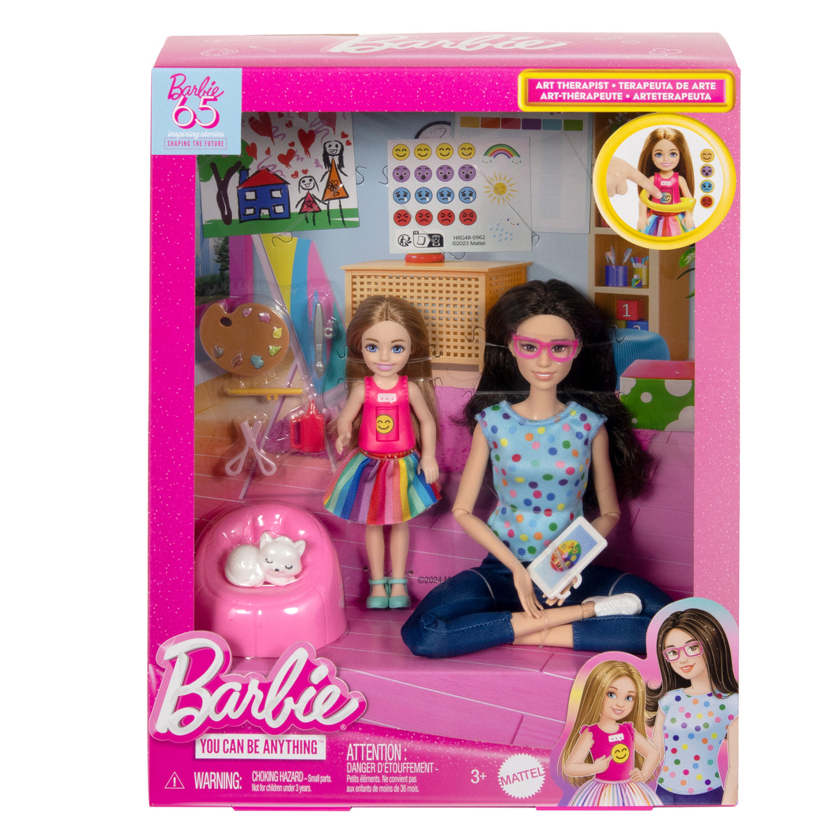 2 bebek, evcil hayvan ve aksesuarlar, dönen emojili tişört giyen minik bebek dahil Barbie sanat terapisi oyun seti