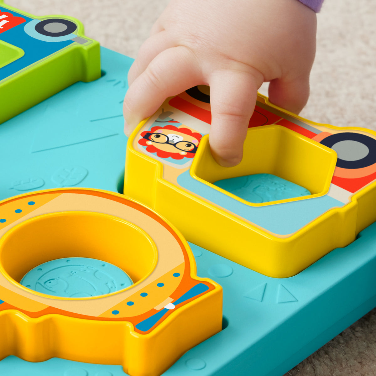 Fisher-Price Şekiller ve Sesler Araç Bulmacası, müzikli ve ışıklı bulmaca ve şekil sıralama oyuncağı