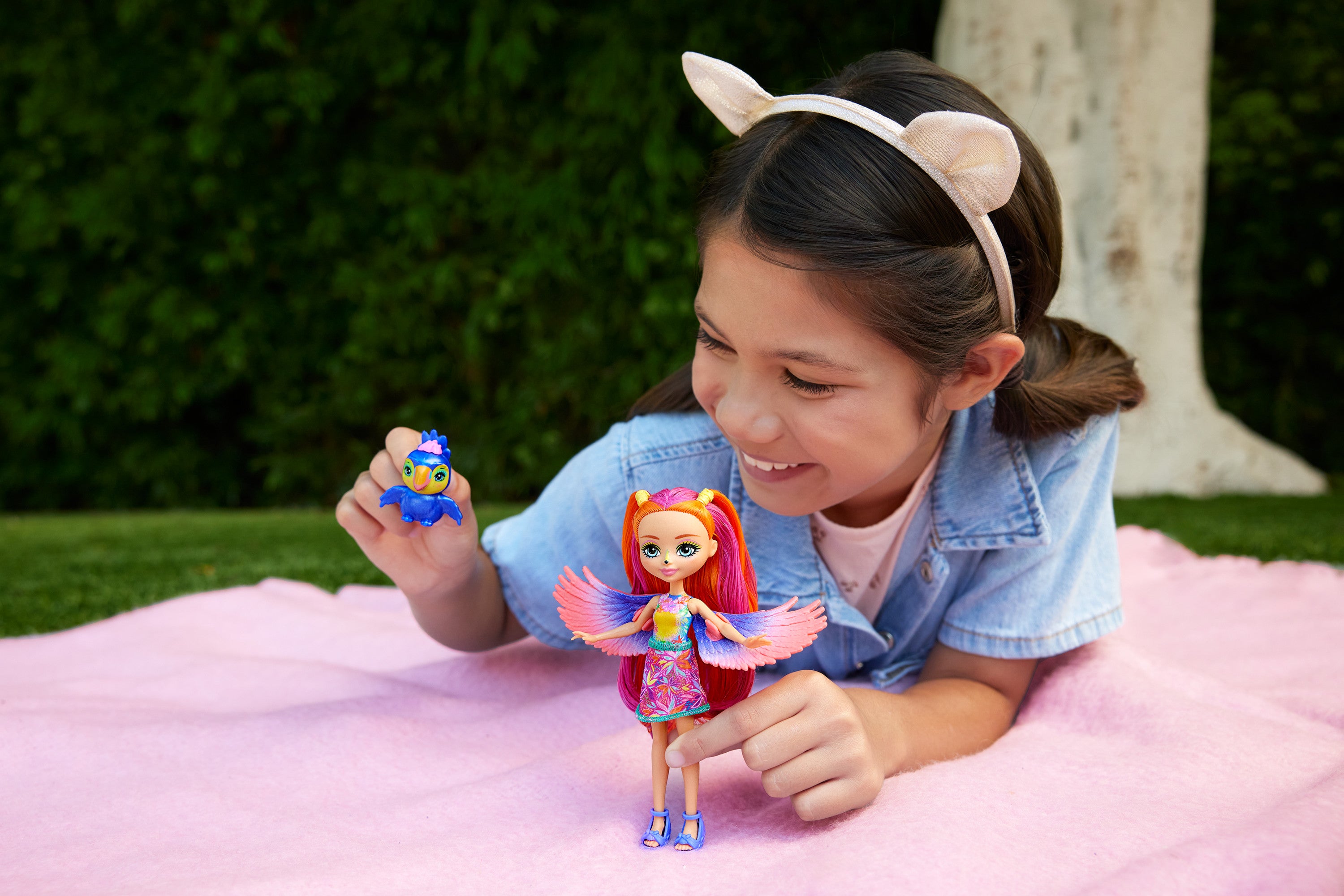 Enchantimals Gün Işığı Plajı™ Tukan Trippi™ bebek ve hayvan figürü