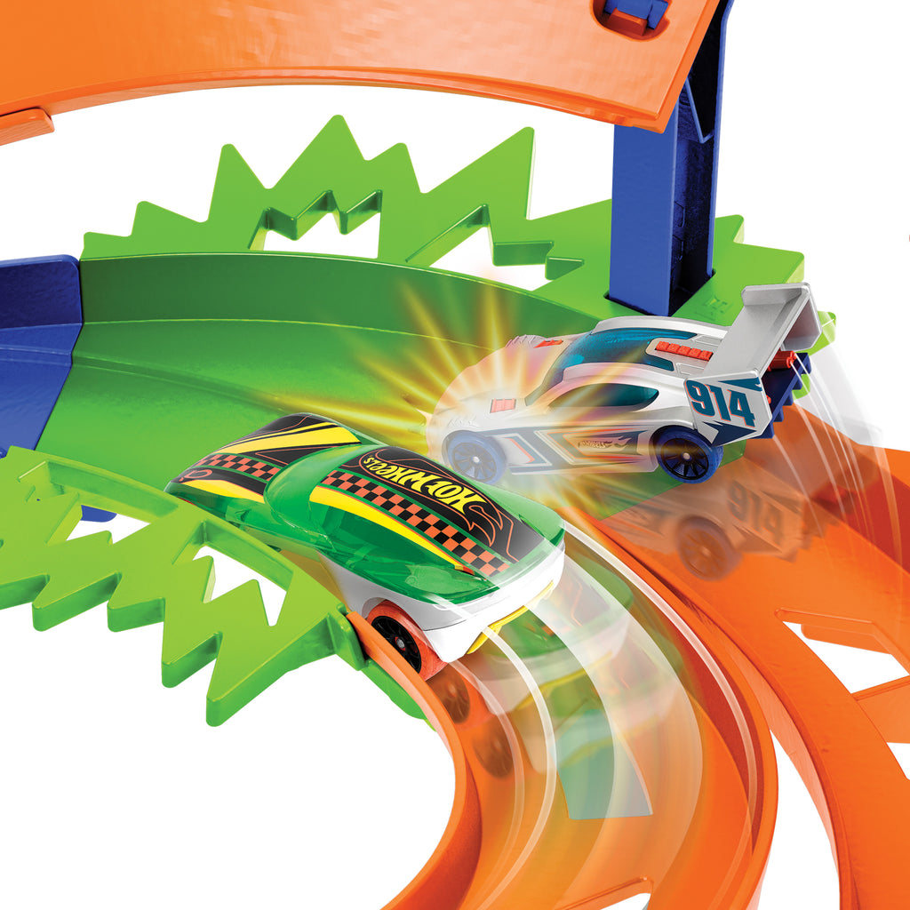 Hot Wheels İkili Yarış ve Akrobasi Pisti, 2 adet 1:64 ölçekli oyuncak araba, kolayca saklanabilir