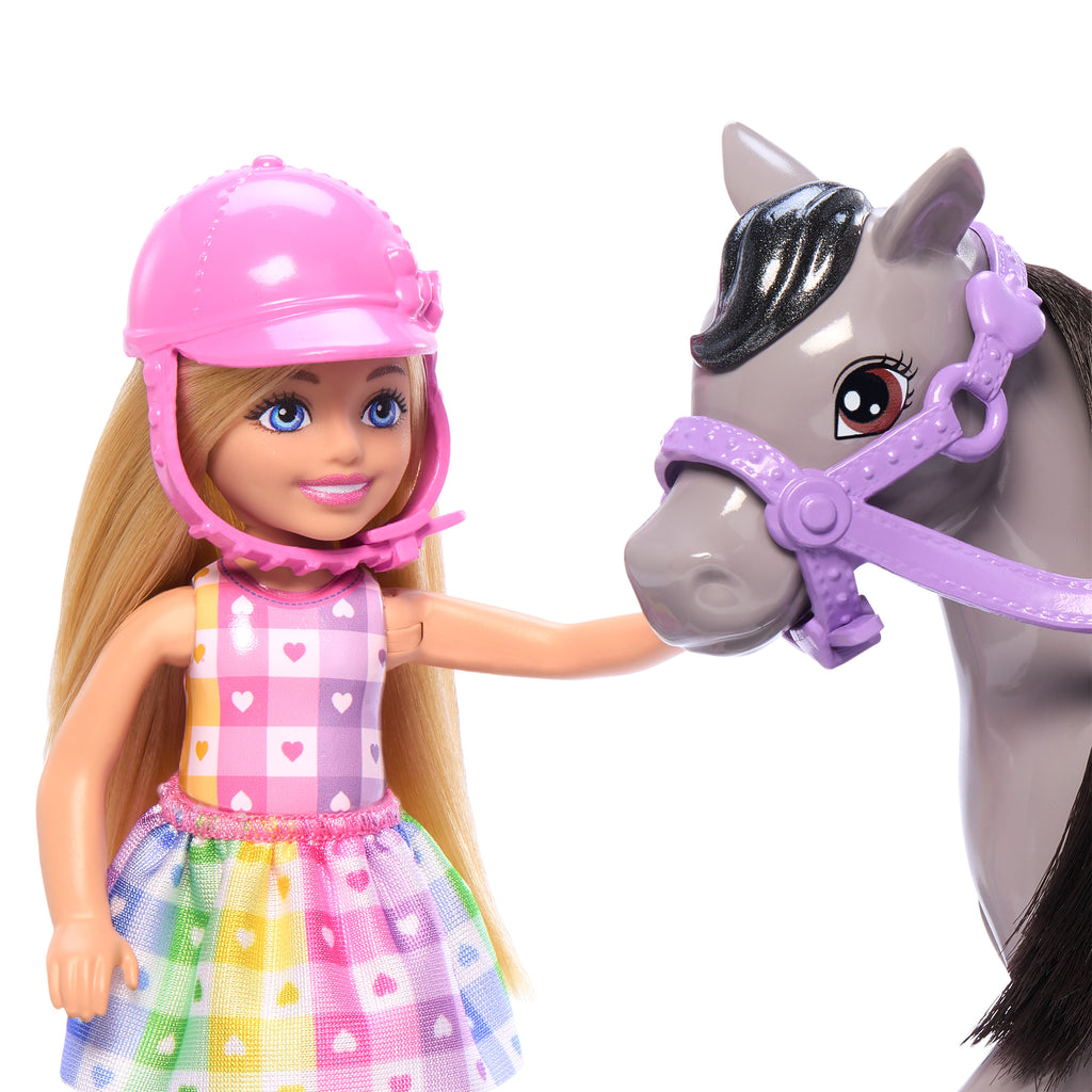 Barbie Chelsea bebek ve oyuncak at seti, kask aksesuarı dahildir, bebeğin dizleri midilliye binmek için bükülebilir