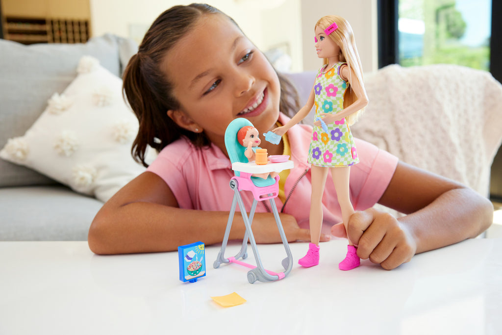 Barbie Skipper Bebek Bakıcısı Oyun Seti - Mama Sandalyeli 10 Parça