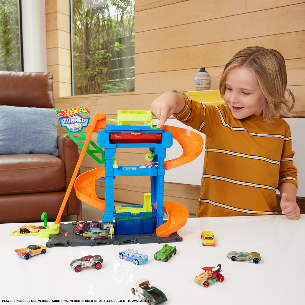 Hot Wheels Oto Yıkama Oyun Seti - 1:64 Ölçekli Renk Değiştiren Araba Dahil