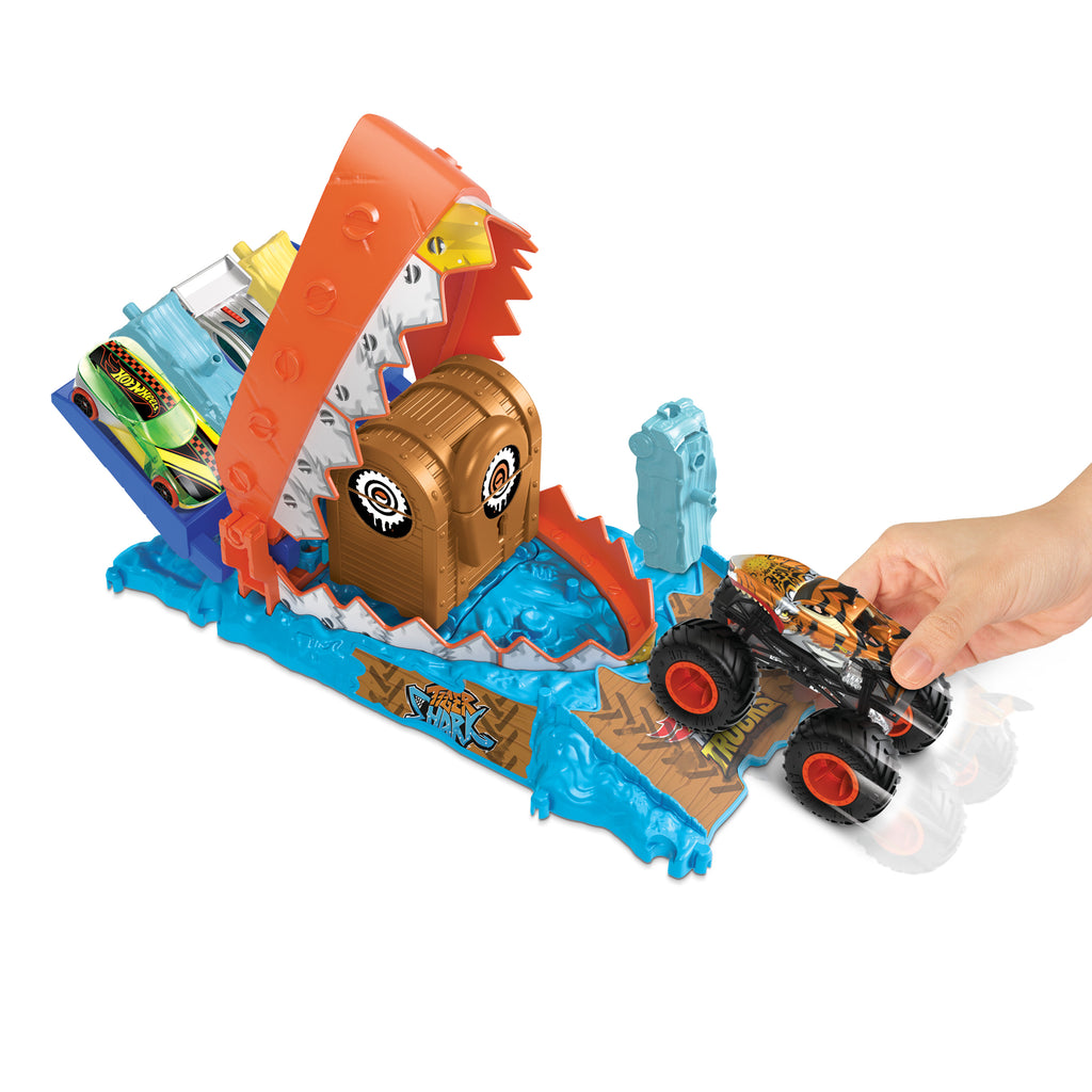 Hot Wheels Monster Trucks Arena Smashers Tiger Shark Hazine Avı Oyun Seti