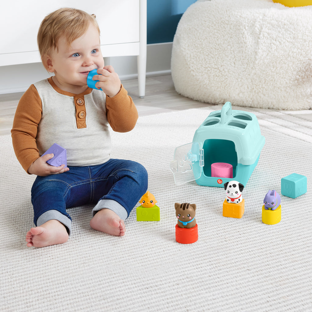 Fisher-Price Şirin Dostlar Hayvan Dostlarımın Çantası, bebekler ve yürüme çağındaki çocuklar için şekil eşleştirme oyuncağı, 8 blok