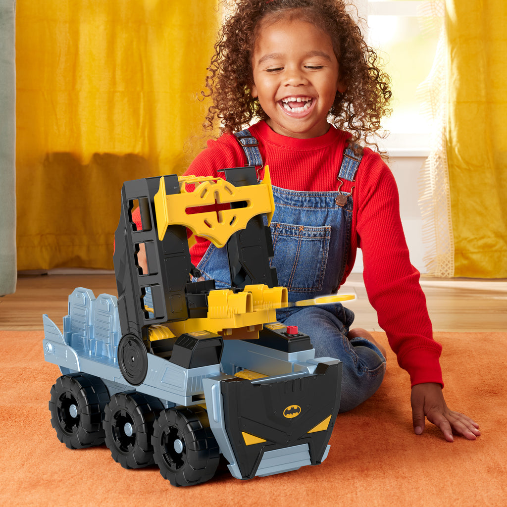 Imaginext® DC Super Friends™ Dönüşebilen Bat-Tank™