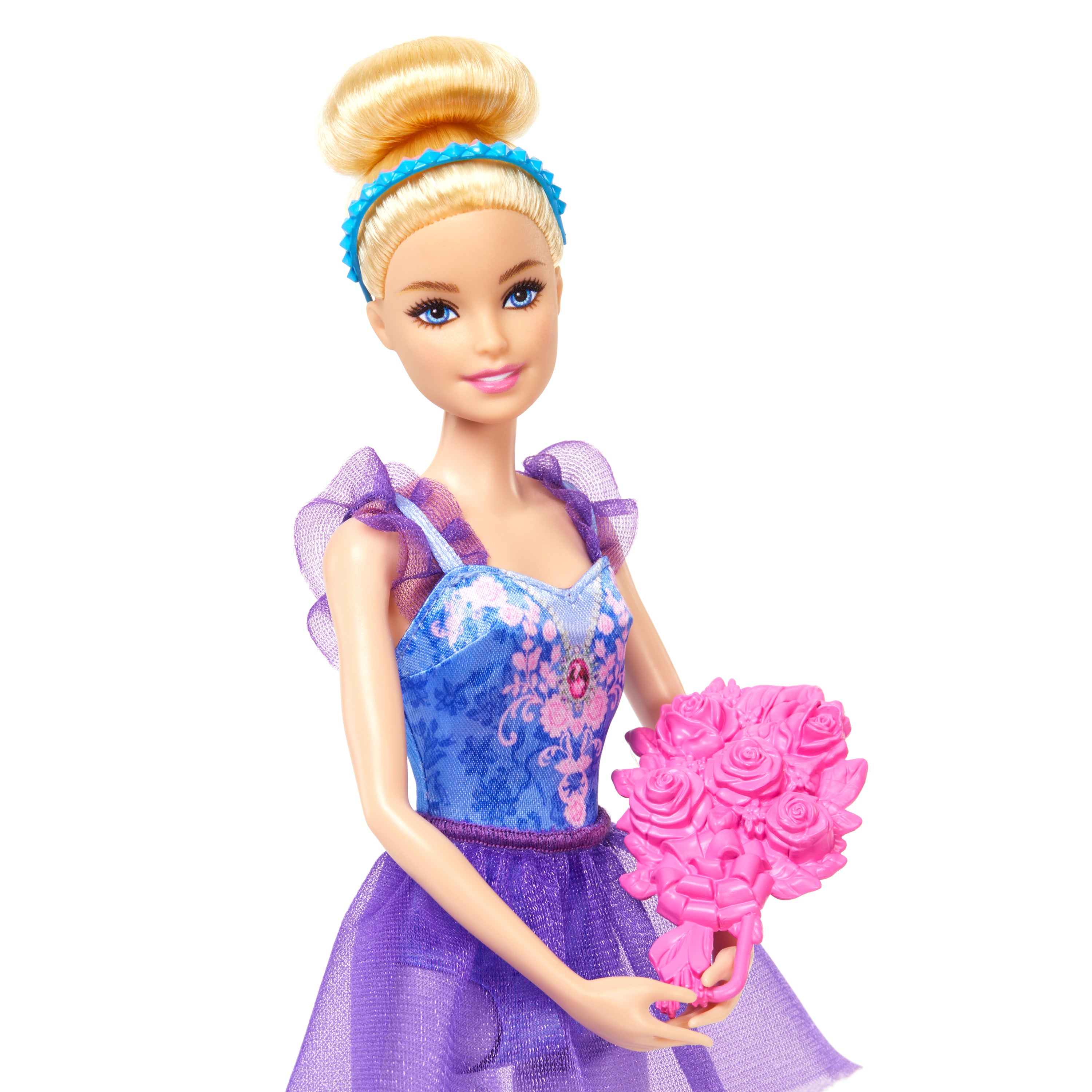 2 balerin bebek, yedek kıyafet ve dans aksesuarları içeren Barbie Bale Odası seti