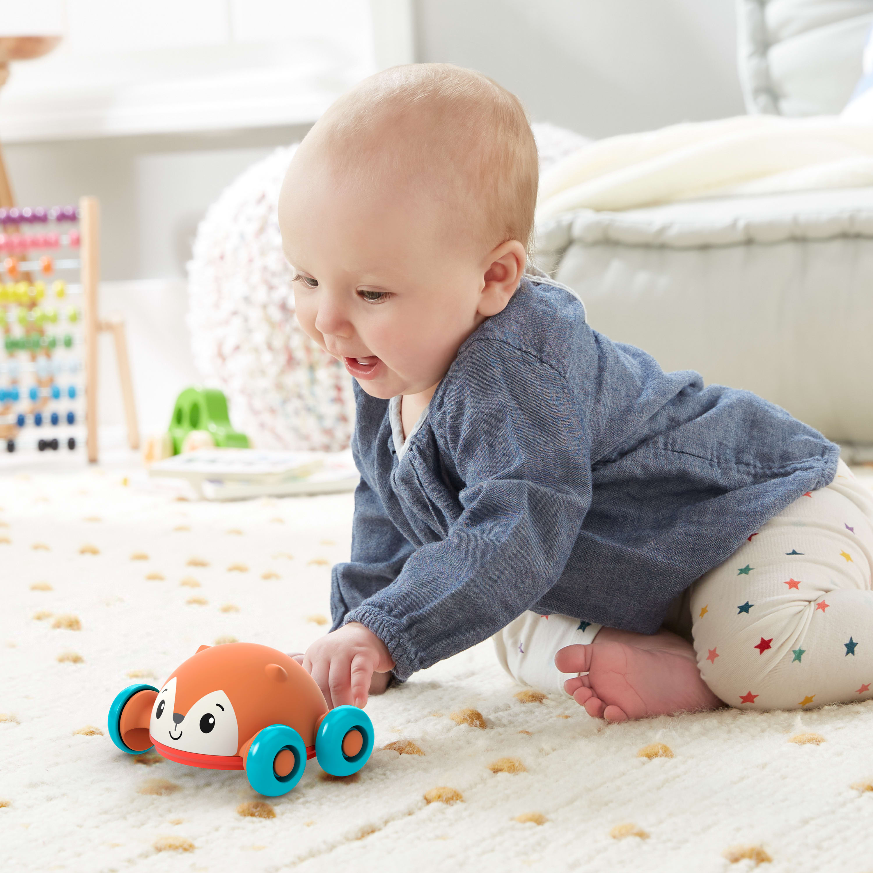 Fisher-Price Eğlenceli Arkadaşlar Serisi - bebekler için emeklemeye yardımcı oyuncak, karakterler çeşitlilik gösterebilir