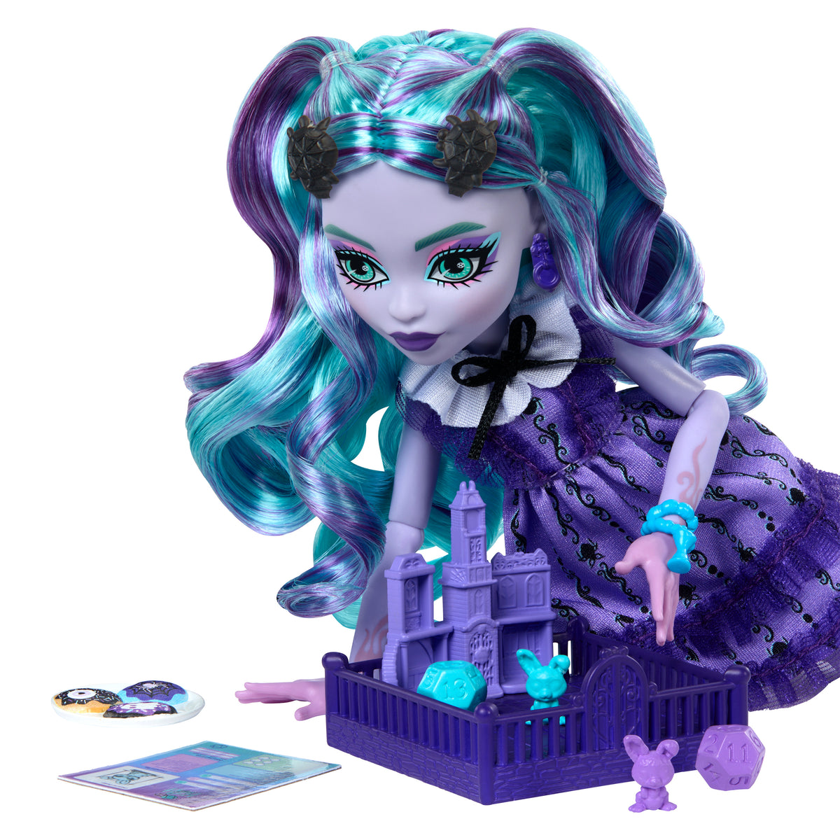 Kolej ceketi, yıllık ve oyun aksesuarlarıyla Monster High Gizemli Yıllık Twyla bebek