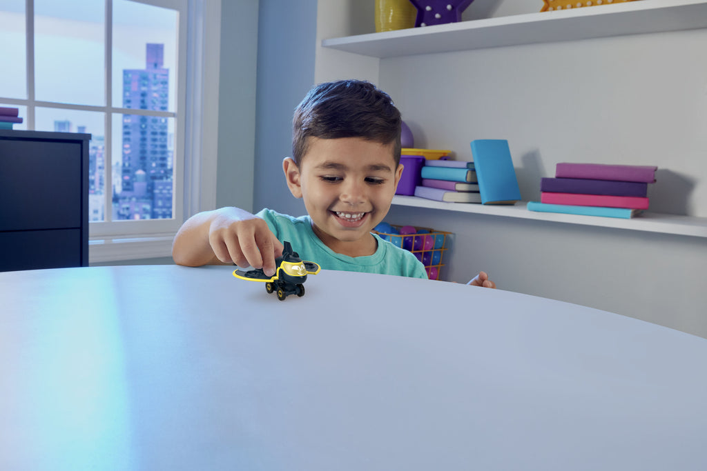 Fisher-Price DC Batwheels Batwing Die-Cast Model Araç - 1:55 Ölçek Metal Oyuncak Uçak (HYB67)