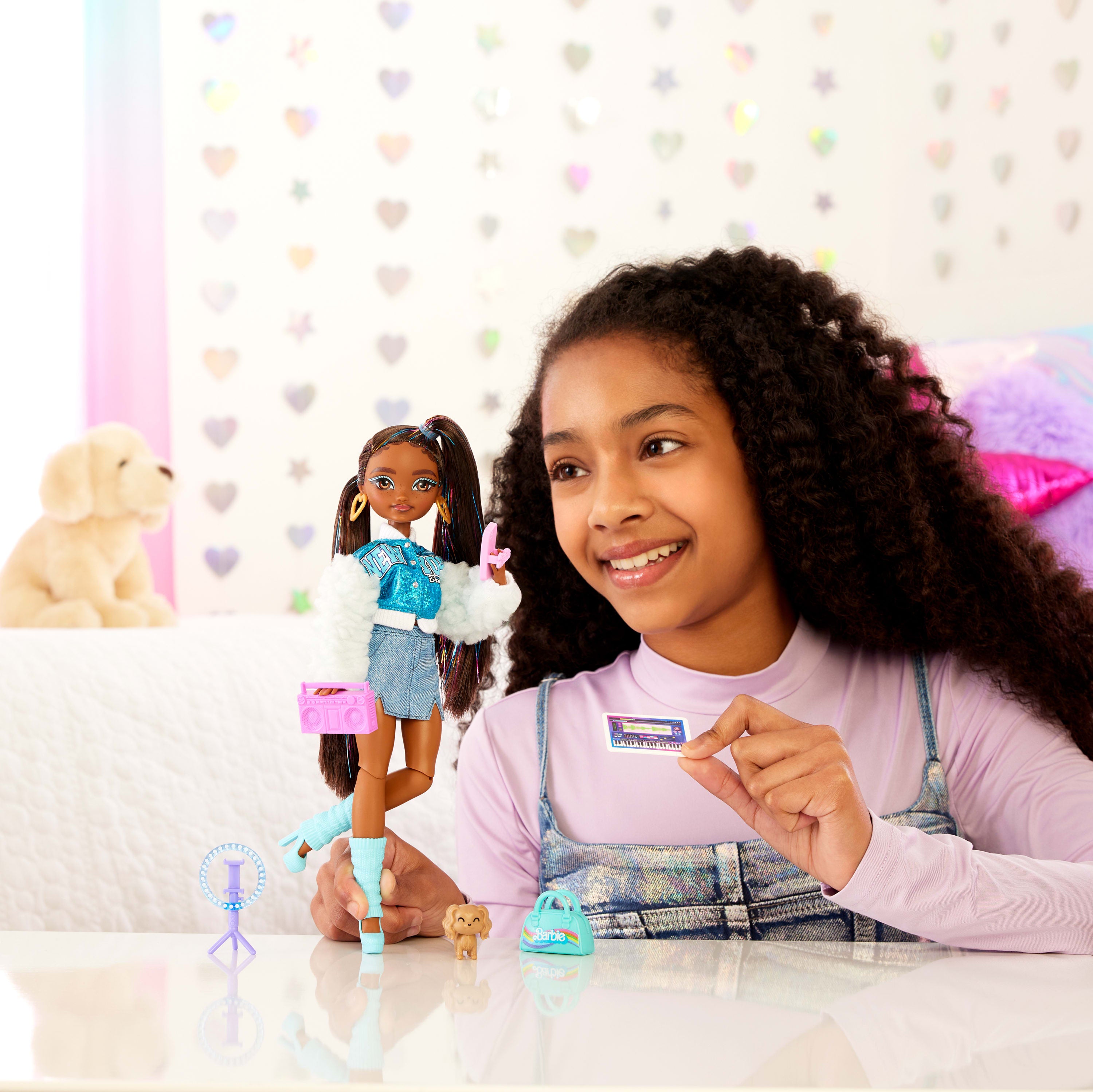 Barbie Rüya Arkadaşlar 'Brooklyn' Bebek Seti - Dans ve Müzik Temalı 8 Aksesuar