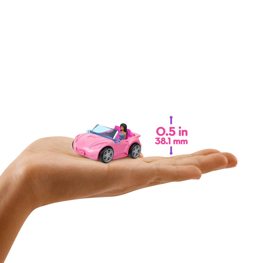 Barbie Mini BarbieLand bebek ve araç seti, 4 cm bebek ve renk değiştiren üstü açık araba