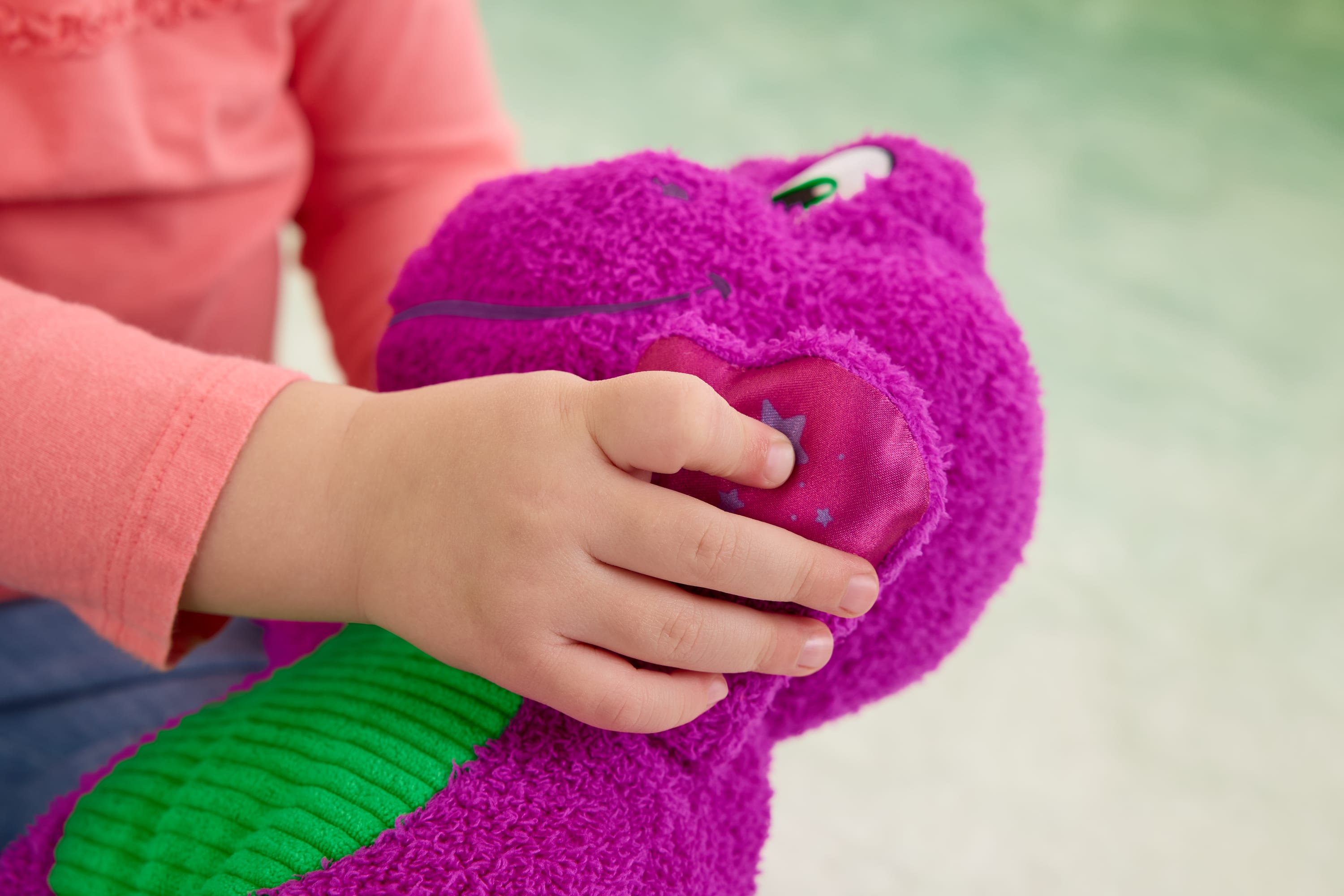 Fisher-Price Barney's World Duyusal Barney Peluş