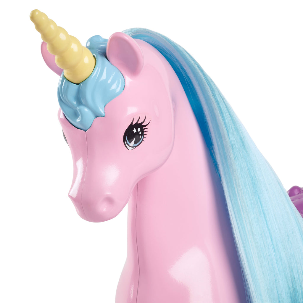 Barbie® büyüleyici bebek ve tek boynuzlu at oyuncak seti, eyer, fırça ve aksesuarlar