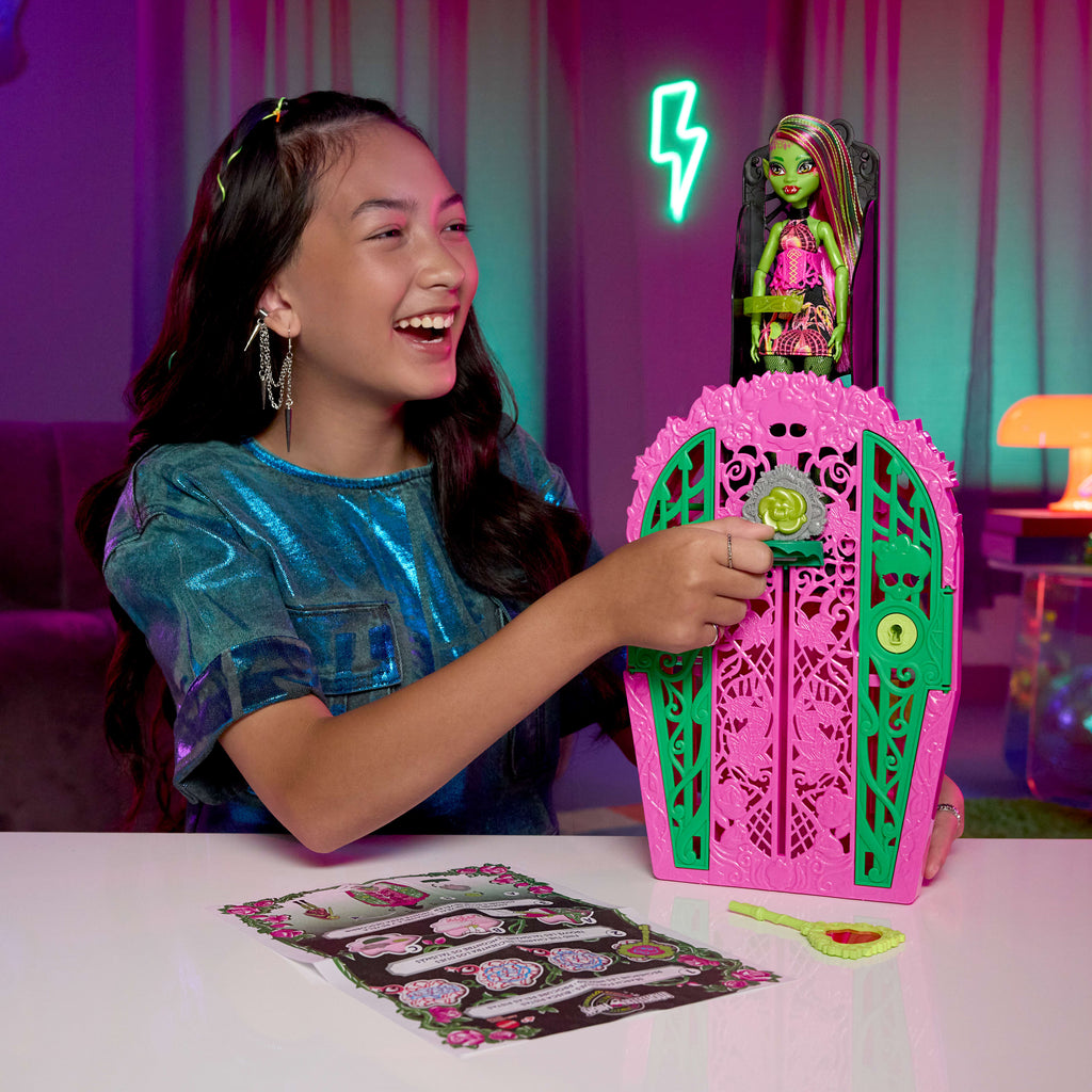 MONSTER HIGH® GİZEMLİ ARKADAŞLAR™ VENUS MCFLYTRAP® Bebek
