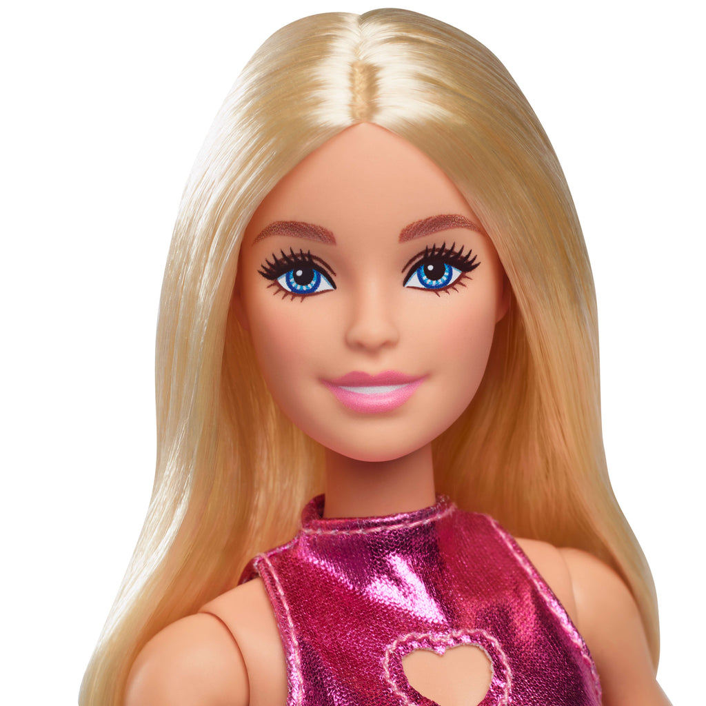 Kalp detaylı metalik pembe mini elbisesiyle sarı saçlı Barbie Fashionistas bebek (230)