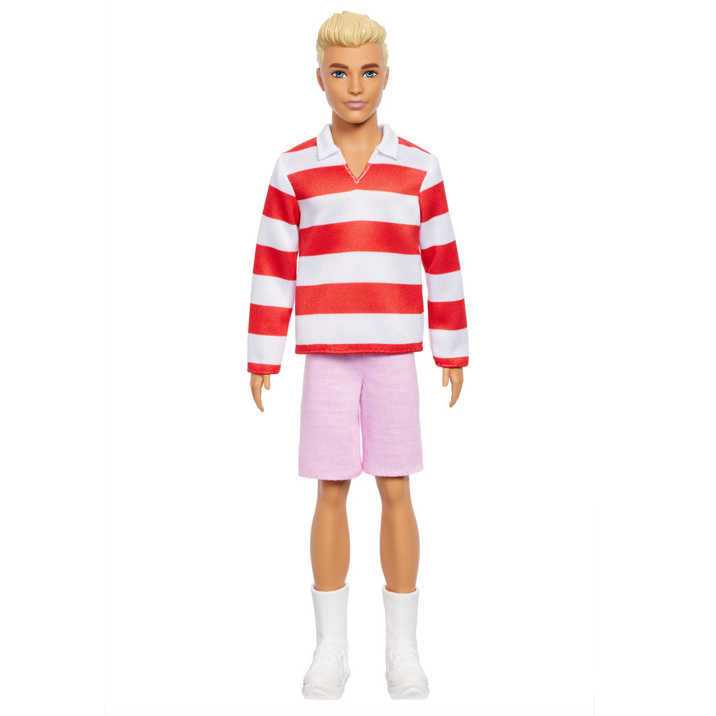 Kırmızı çizgili üstü, pembe şortu ve beyaz sneaker'larıyla sarışın Barbie Fashionistas Ken bebek #241