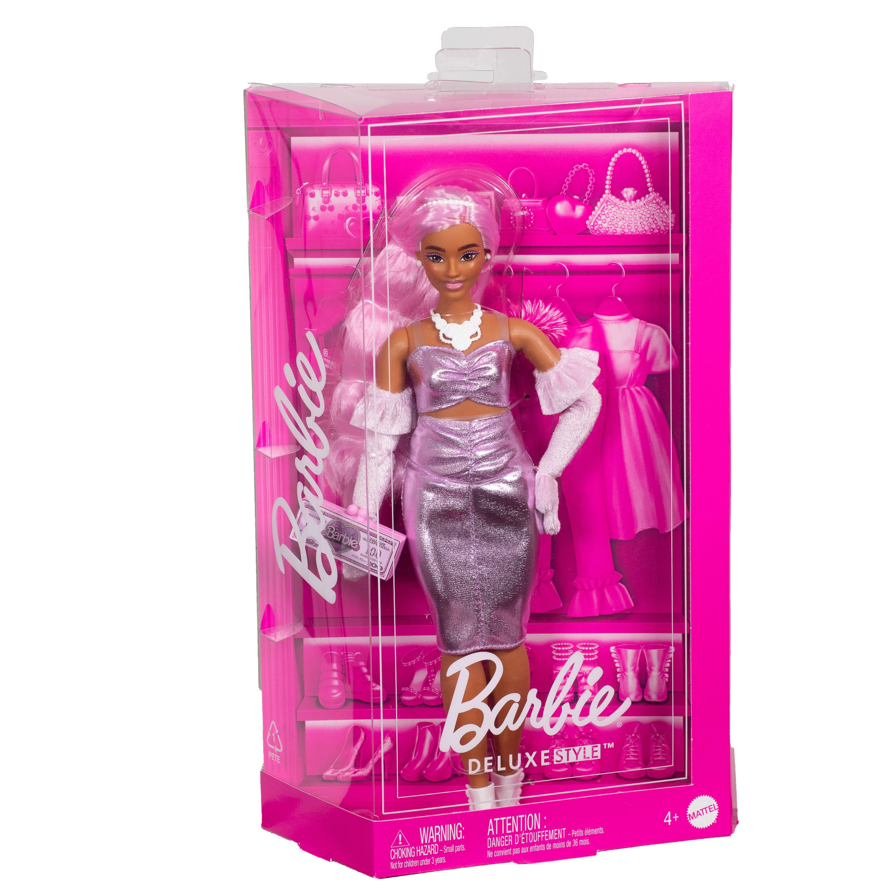 Şık aksesuarları ve klasik tarzdaki pembe kıyafetleriyle Barbie Stil İkonu bebekler