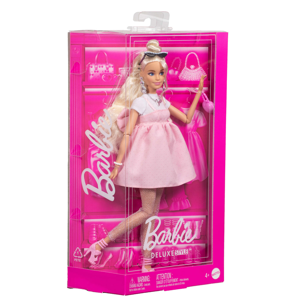 Şık aksesuarları ve klasik tarzdaki pembe kıyafetleriyle Barbie Stil İkonu bebekler