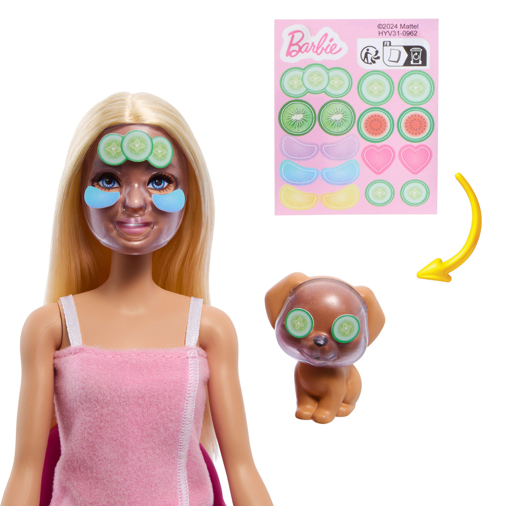 Hamur maskeler yapmak için 3 toz paketi dahil 10'dan fazla spa aksesuarı ve 1 bebek içeren Barbie Yüz Maskesi Oyun Seti