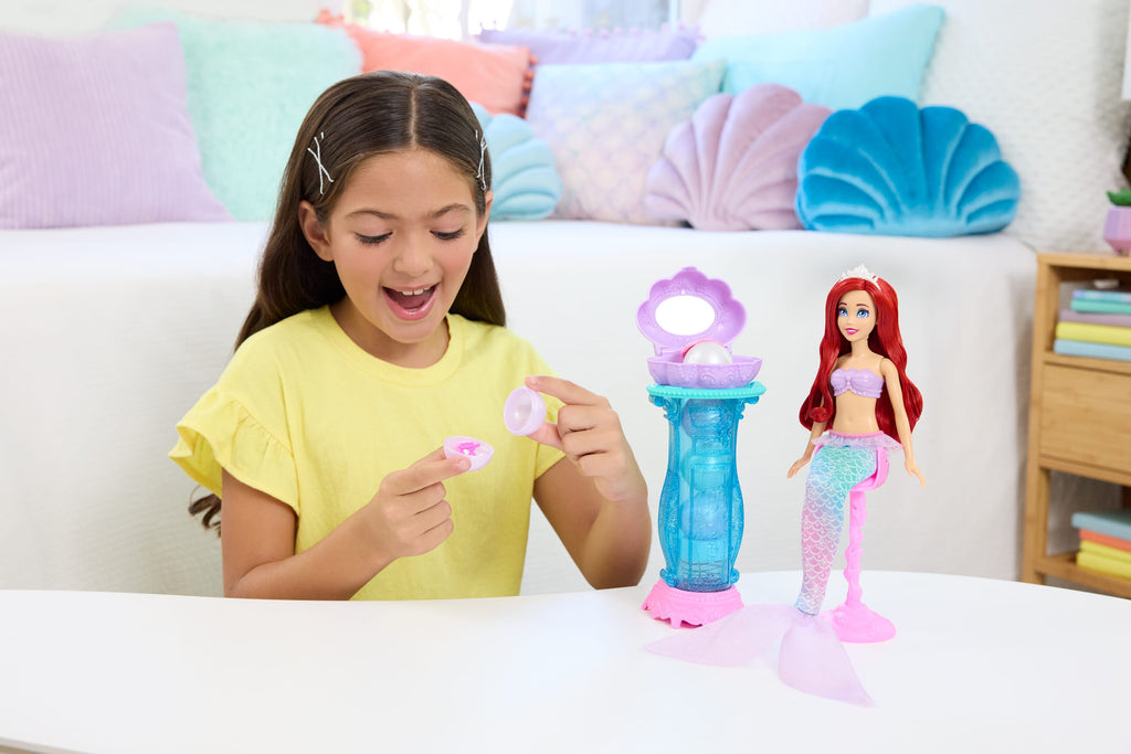 Disney Prensesi Ariel Vanity Pop deniz kızı bebek ve 5 sürprize sahip makyaj masası