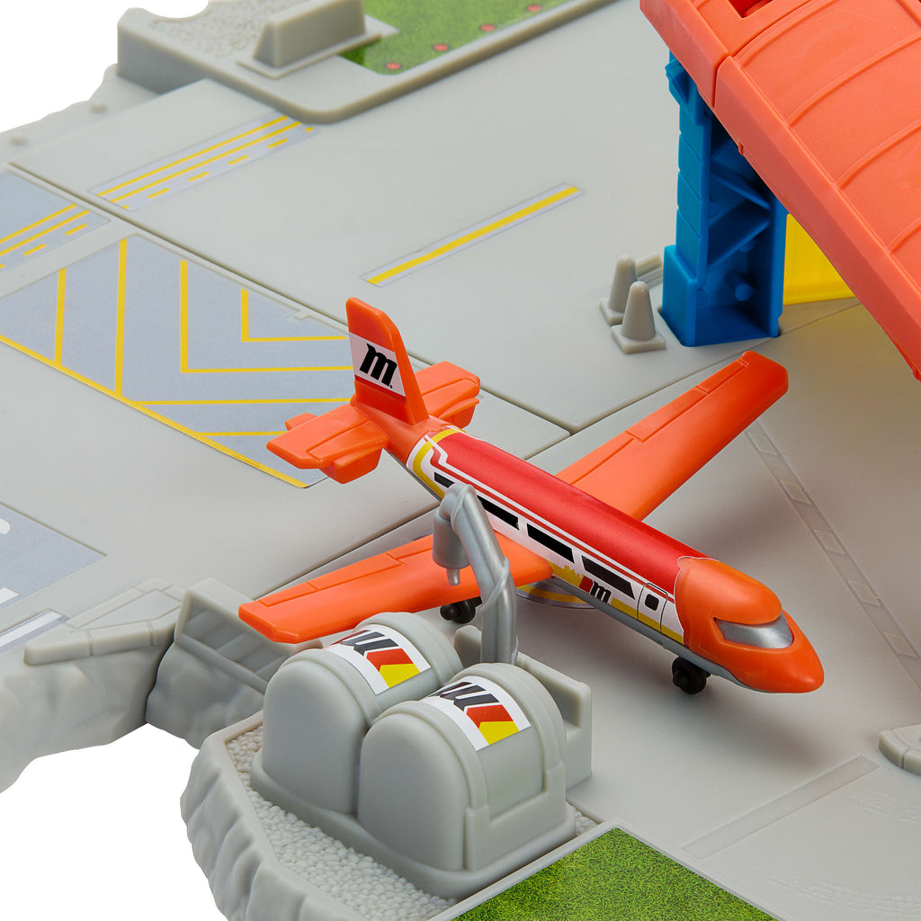 Havalaanı temalı Matchbox® Havaalanı Oyun Seti, 1 adet metal oyuncak Audi araba ve 1 adet plastik uçak