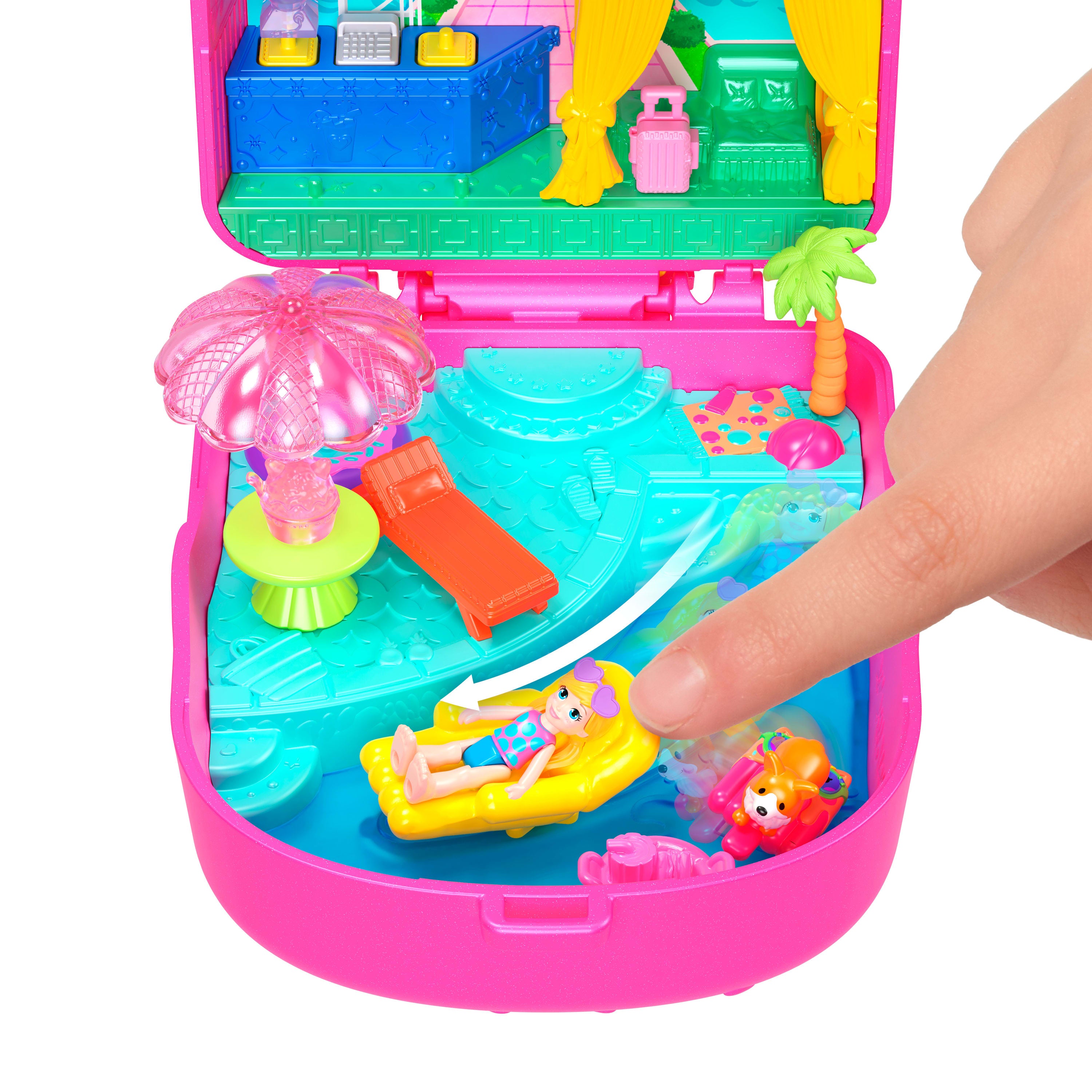 Polly Pocket Kediciğin Tatili mini oyun seti, 1 mikro bebek ve yavru köpek figürü, temaya uygun aksesuarların yer aldığı taşınabilir oyuncak