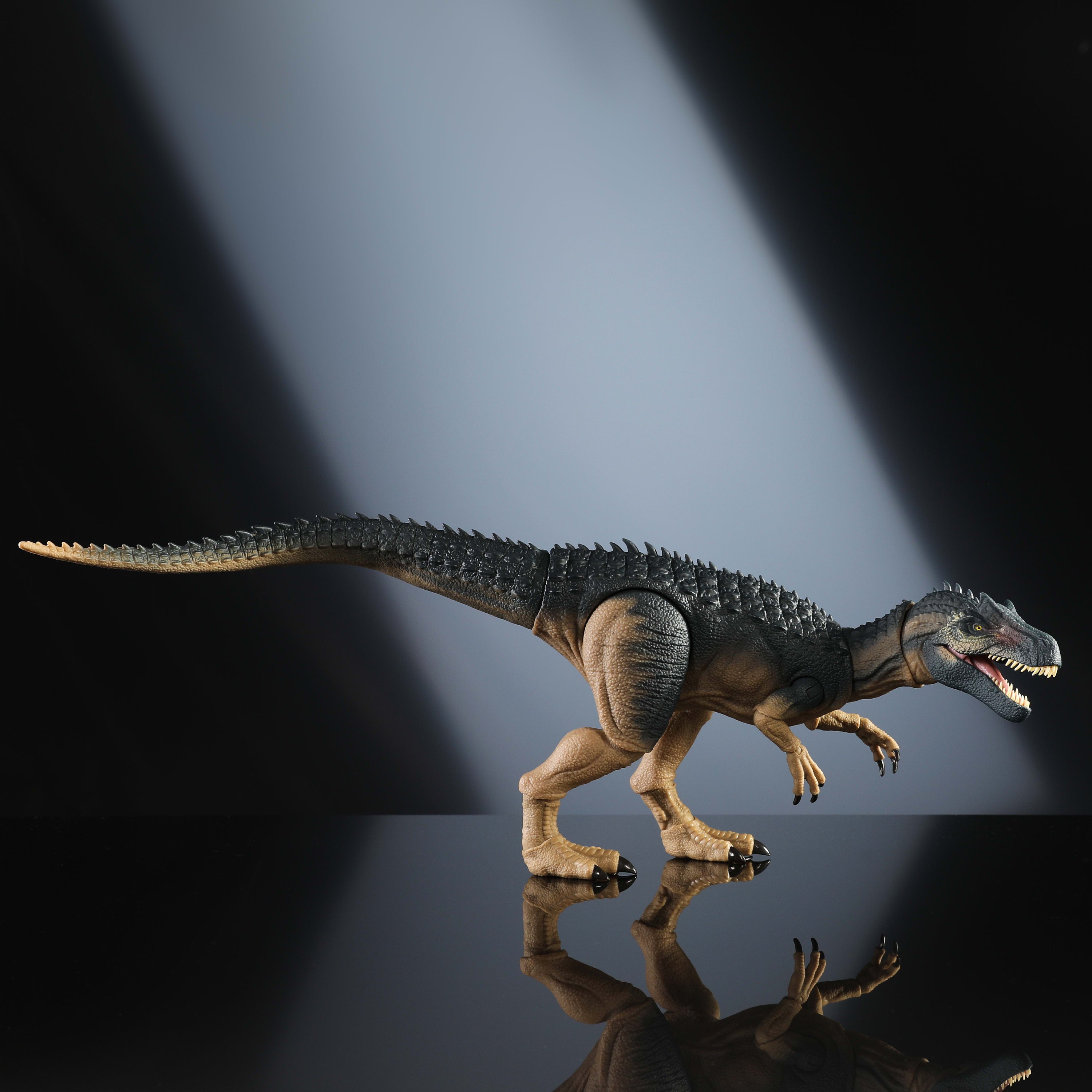 Cam gözleri ve bükülebilir kuyruğu olan Jurassic World Hammond Koleksiyonu Allosaurus dinozor aksiyon figürü