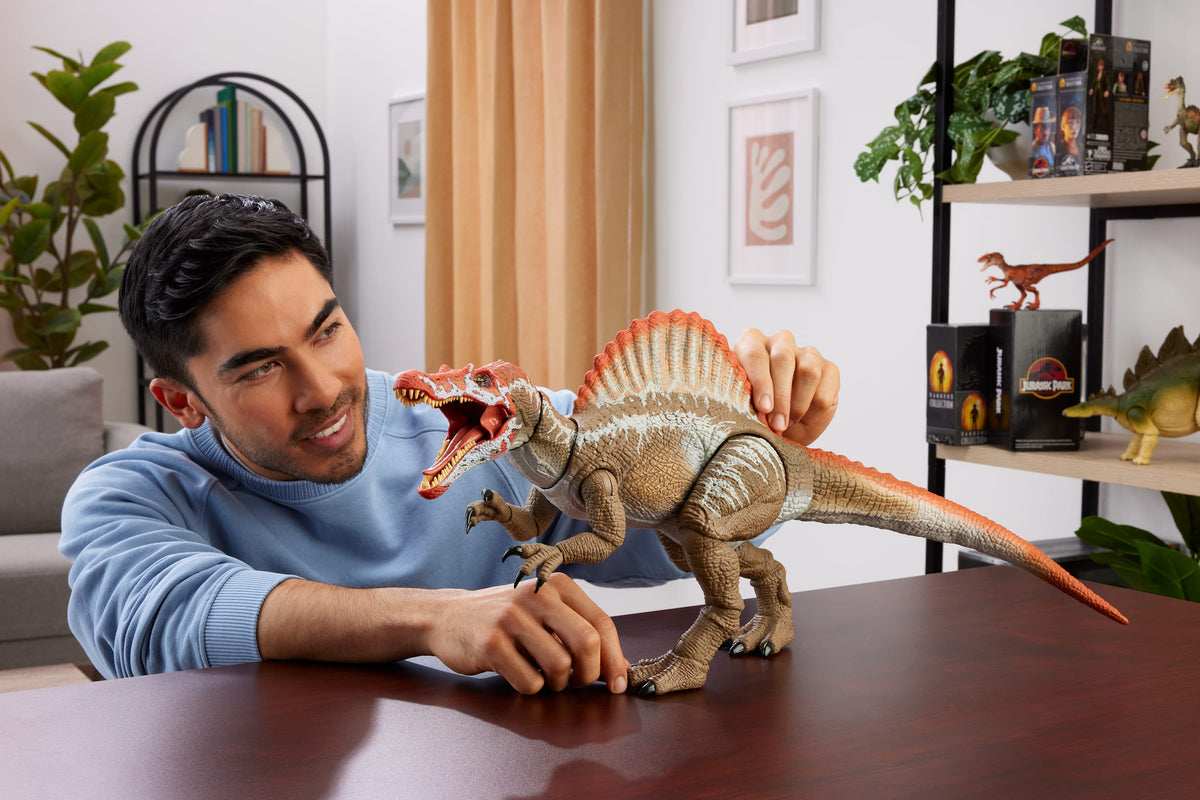 Jurassic Park 3 filminden uyarlanan, çok büyük ölçekli Jurassic World Hammond Koleksiyonu Spinosaurus aksiyon figürü