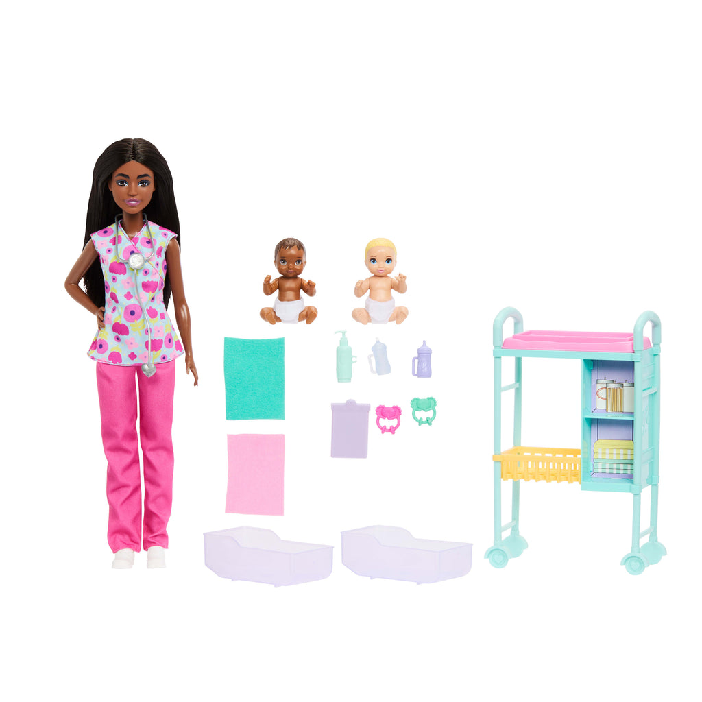 Barbie kariyer bebekleri ve aksesuarları, şekillendirilmiş saçlı bebek ve hikaye anlatmaya yardımcı parçalar