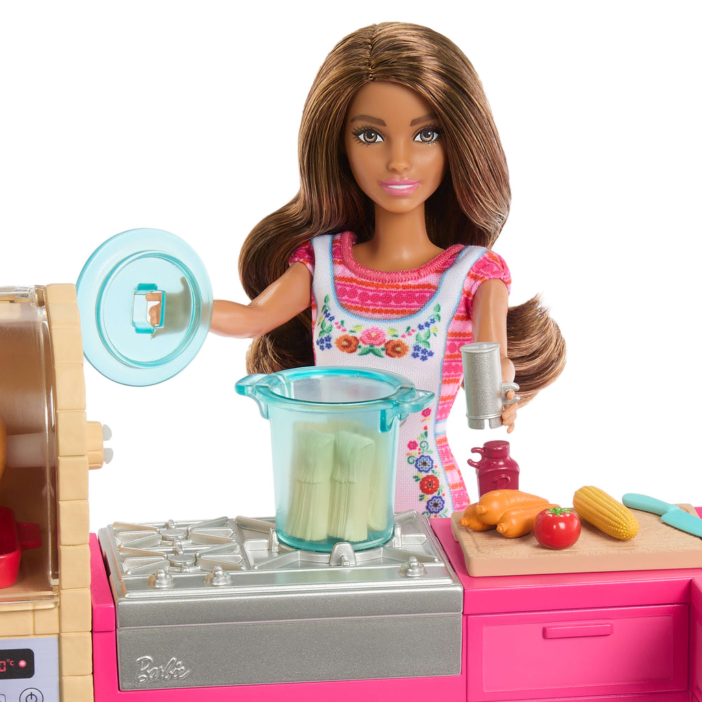 Barbie ve Teresa'nın Dostluk Tarifi Teresa bebek ve mutfak oyun seti, 20'den fazla aksesuar