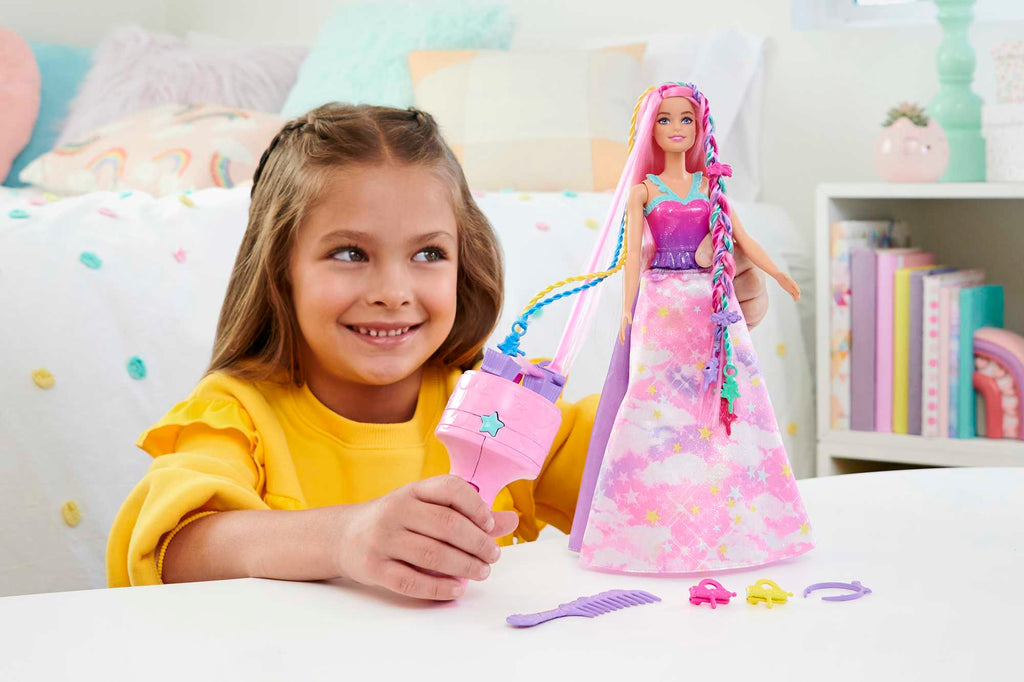 Barbie Dreamtopia Örgü Saçlı bebek ve saç örme aracı dahil aksesuarlar