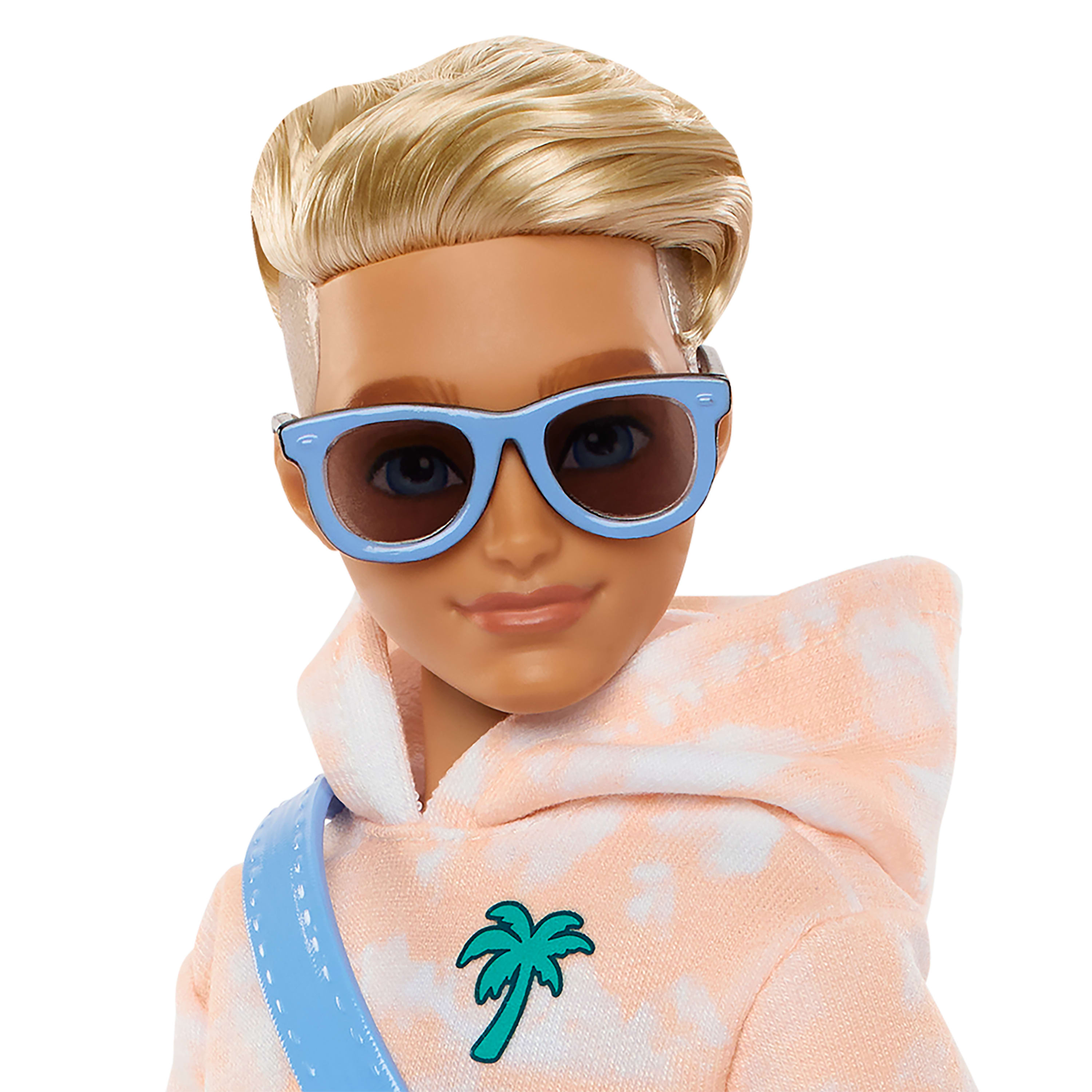 Barbie Rüya Arkadaşlar Ken bebek ile yaz ve kaykay temalı 9 aksesuar