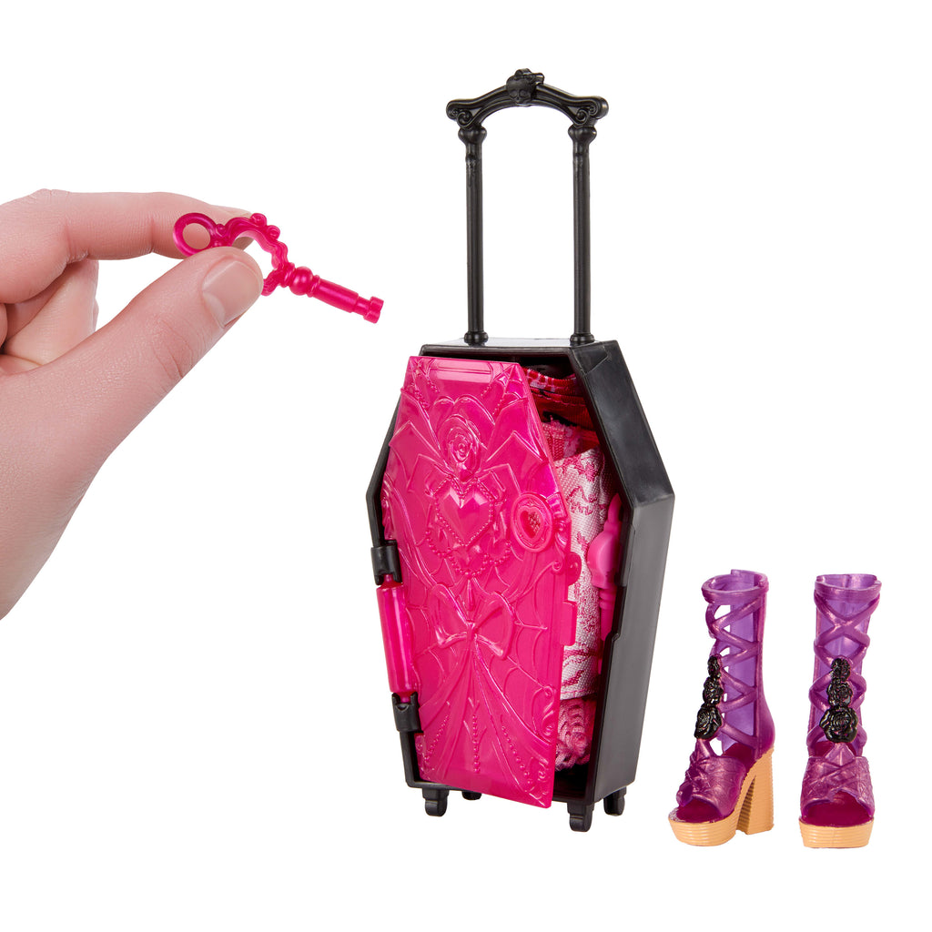 Monster High Gizemli Arkadaşlar Muhteşem Tatil oyun seti, Draculaura bebek ve aksesuarlar