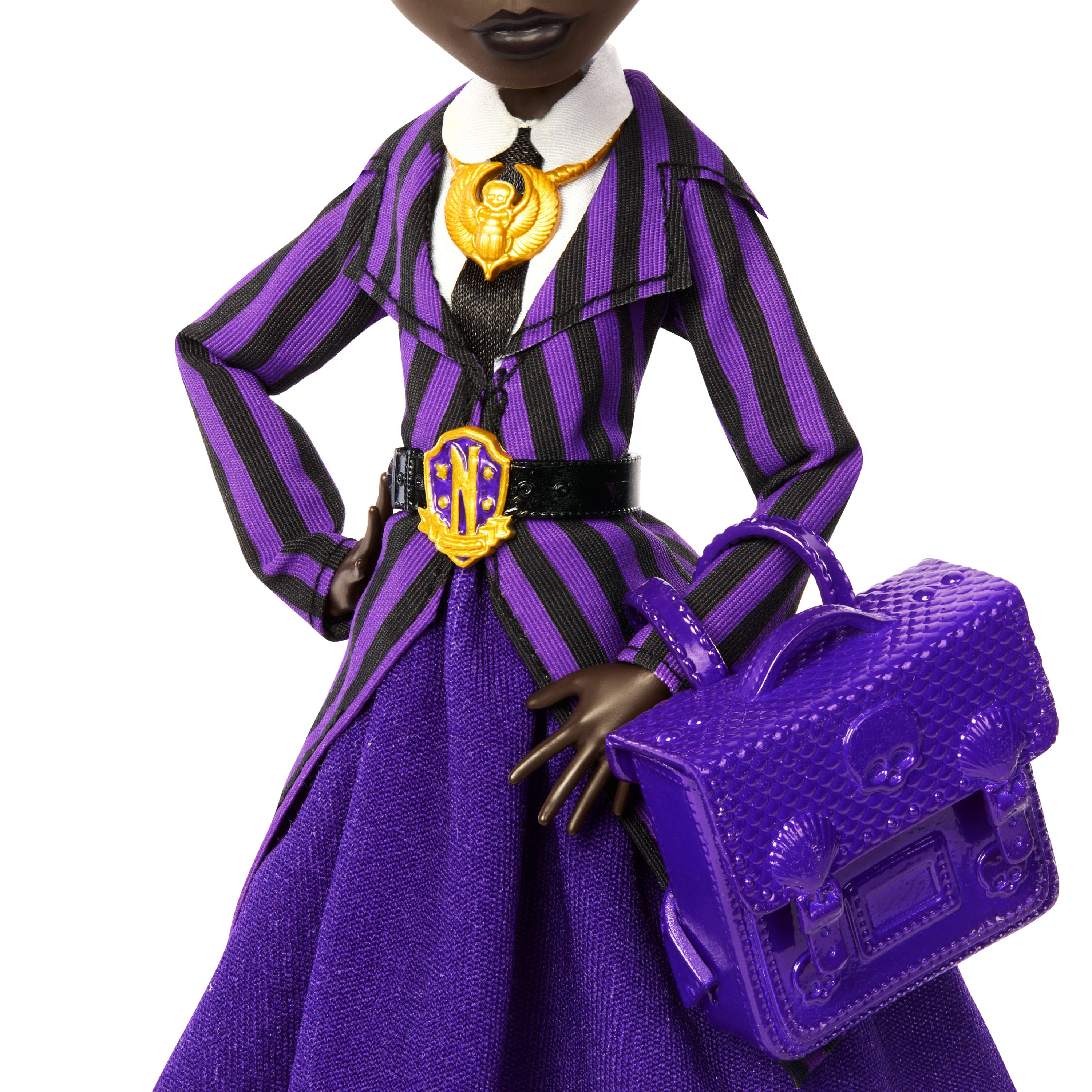 Monster High x Wednesday, Nevermore Akademisi üniforması giyen koleksiyona uygun Bianca Barclay bebek