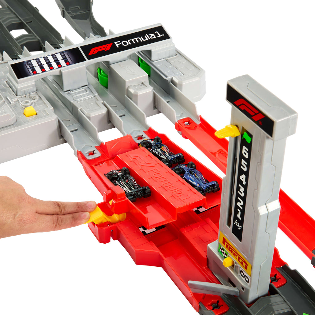 Hot Wheels Racing Formula 1 Grand Prix Pisti Seti (3 Araçlı)