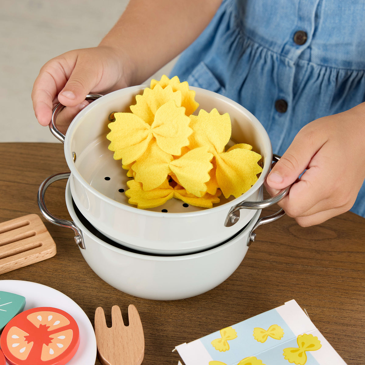 Fisher-Price Tencere ve Makarna Şefi Ahşap Oyun Seti (31 Parça)