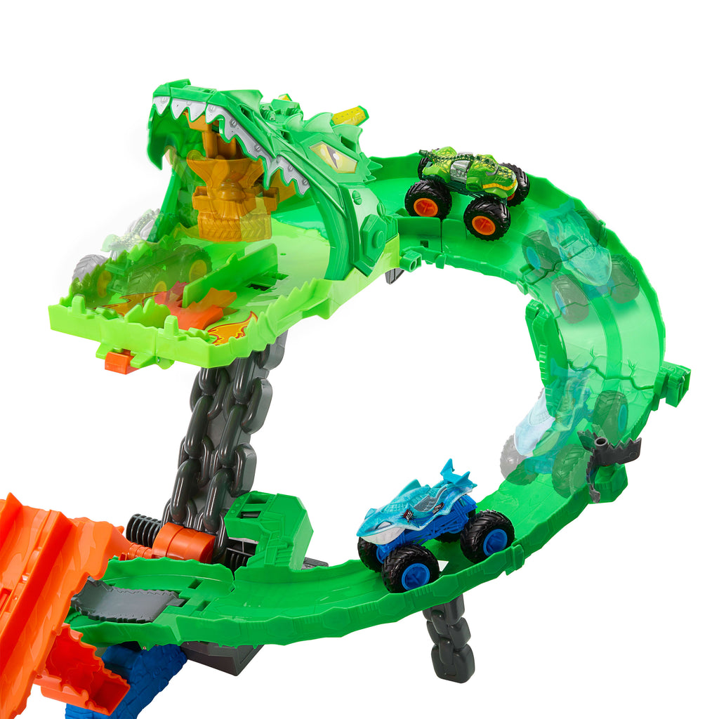 Hot Wheels Monster Trucks Köpek Balığı ve Dinozor Korkunç Ejderhaya Karşı oyun seti ve 2 oyuncak kamyon