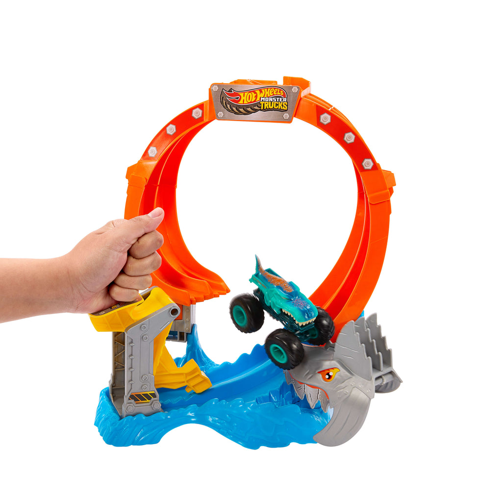 Hot Wheels Monster Trucks Köpekbalığı Oyun Seti ve 1:64 ölçekli Mega-Wrex aracı