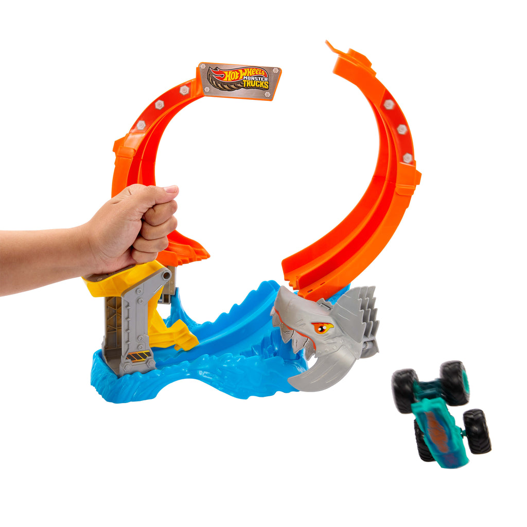 Hot Wheels Monster Trucks Köpekbalığı Oyun Seti ve 1:64 ölçekli Mega-Wrex aracı