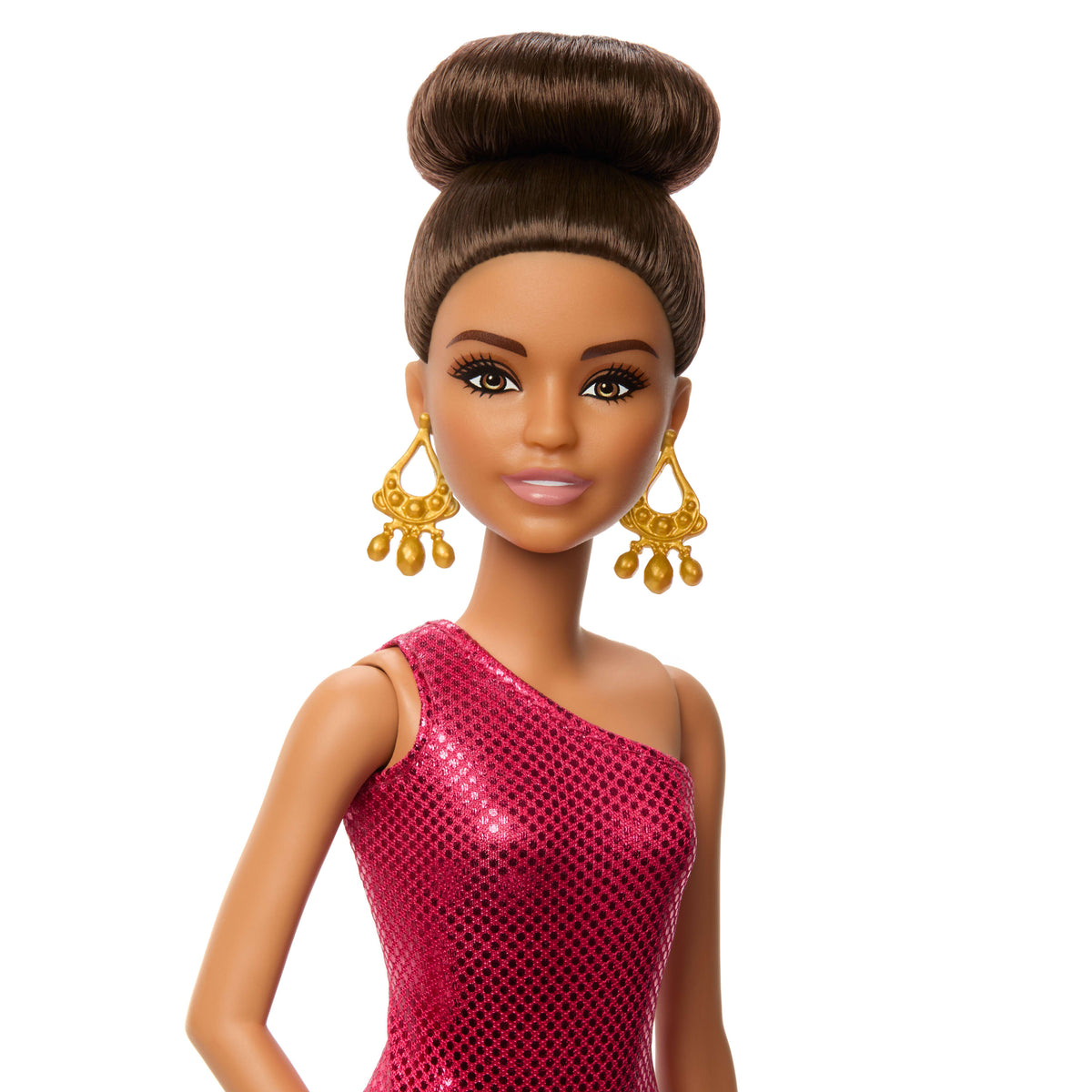 Dans yarışması kupası ve yapılı kahverengi saçlarıyla Balo Dansçısı Barbie bebek