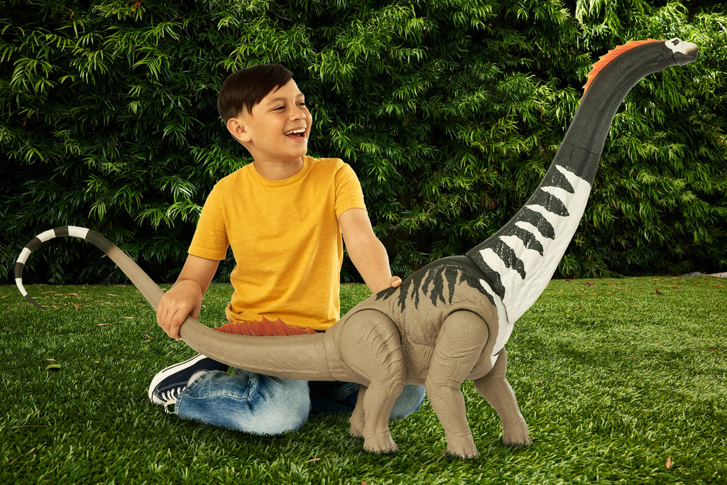 Jurassic World XL Dinozor Figürü, filmden uyarlanan tasarımıyla 134 cm'lik figür